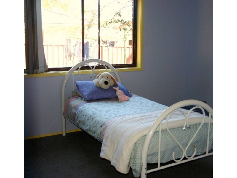 36 Griffith Street, Mannering Park NSW 2259