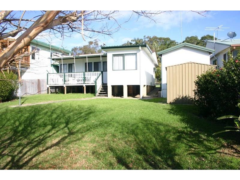 6 Greenway Avenue, Mannering Park NSW 2259