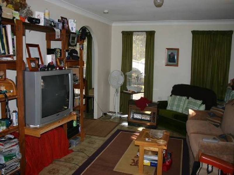 84 Vales Road, Mannering Park NSW 2259