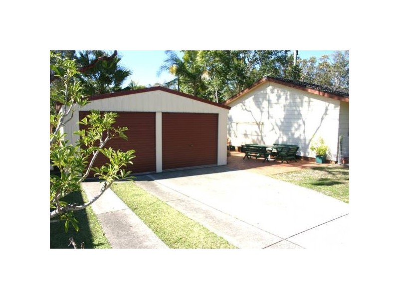 5 Illawong Road, Summerland Point NSW 2259