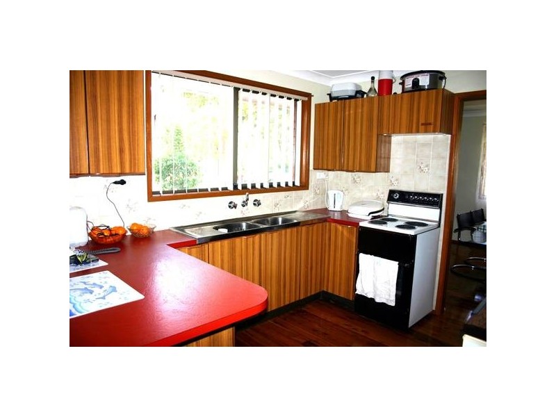 92 Vales Road, Mannering Park NSW 2259