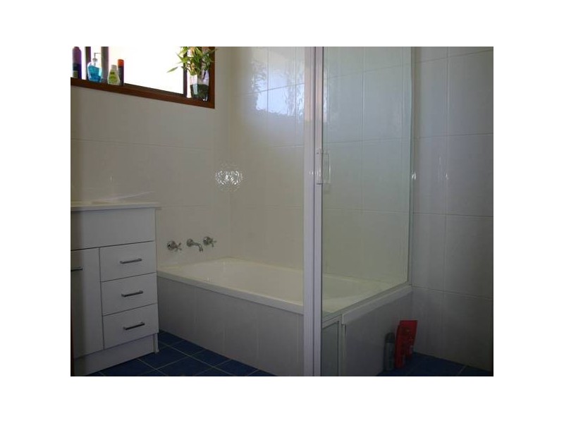 92 Vales Road, Mannering Park NSW 2259