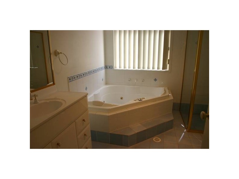 13 BOAT HARBOUR CLOSE, Summerland Point NSW 2259