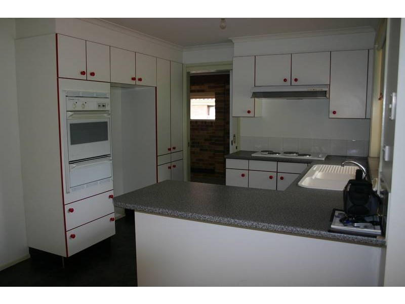 15 GYMEA CRESCENT, Mannering Park NSW 2259