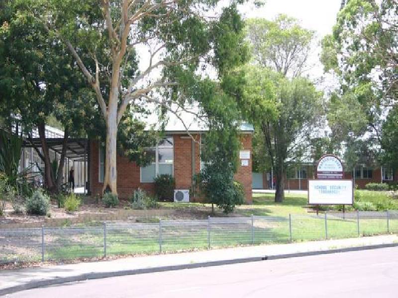 14 Barclay Avenue, Mannering Park NSW 2259