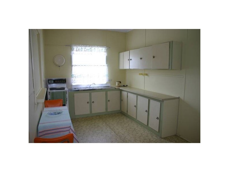 6 Barclay Avenue, Mannering Park NSW 2259