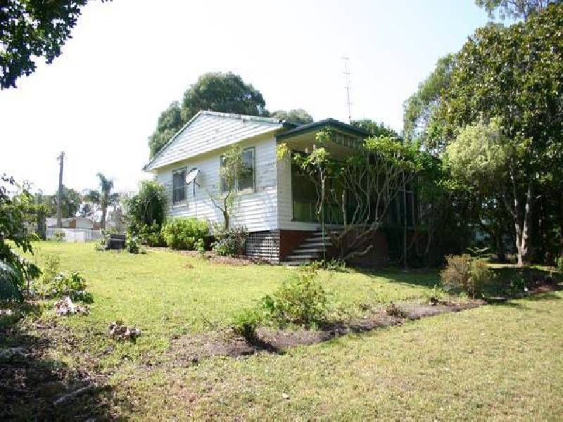 76 Teragalin Drive, Chain Valley Bay NSW 2259