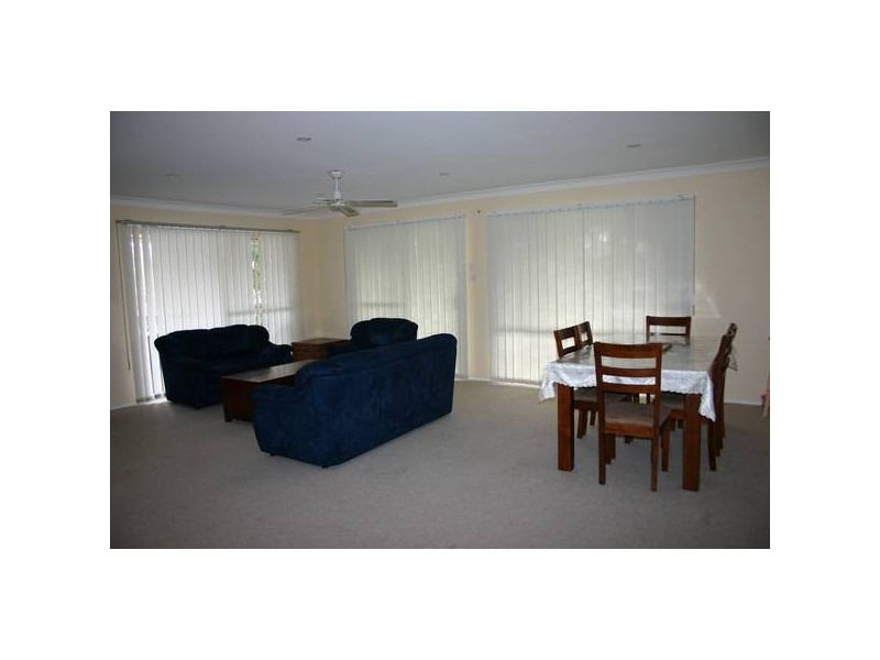 Mannering Park NSW 2259