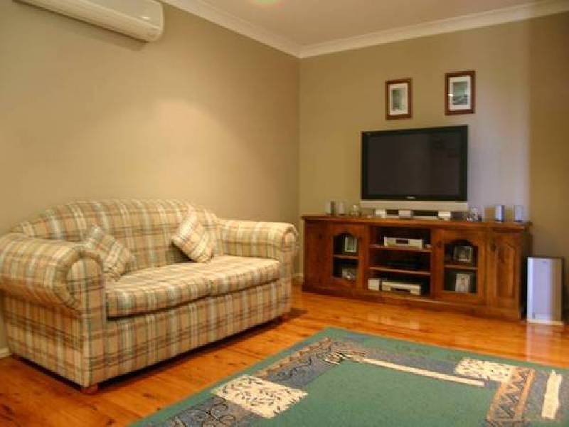 33 Yeramba Road, Summerland Point NSW 2259