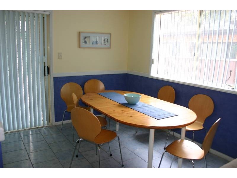 42 Gymea Crescent, Mannering Park NSW 2259