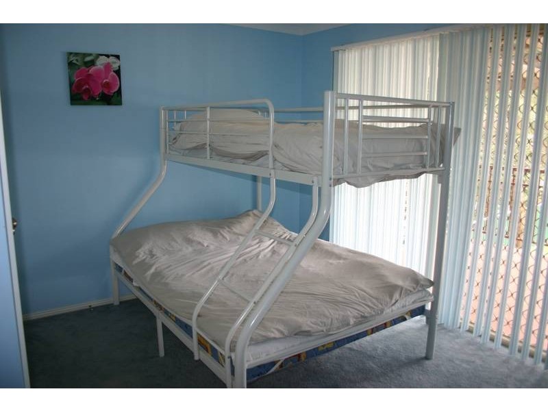 42 Gymea Crescent, Mannering Park NSW 2259