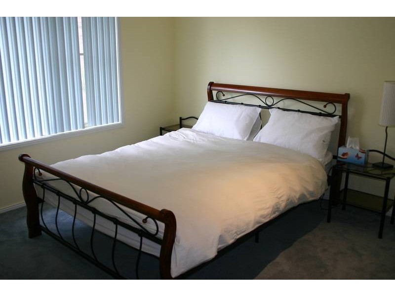 42 Gymea Crescent, Mannering Park NSW 2259