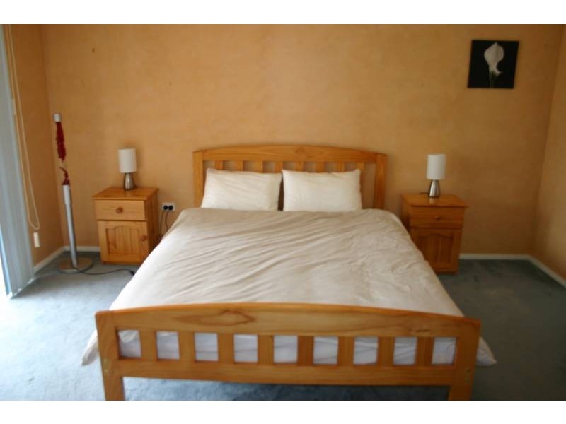 42 Gymea Crescent, Mannering Park NSW 2259