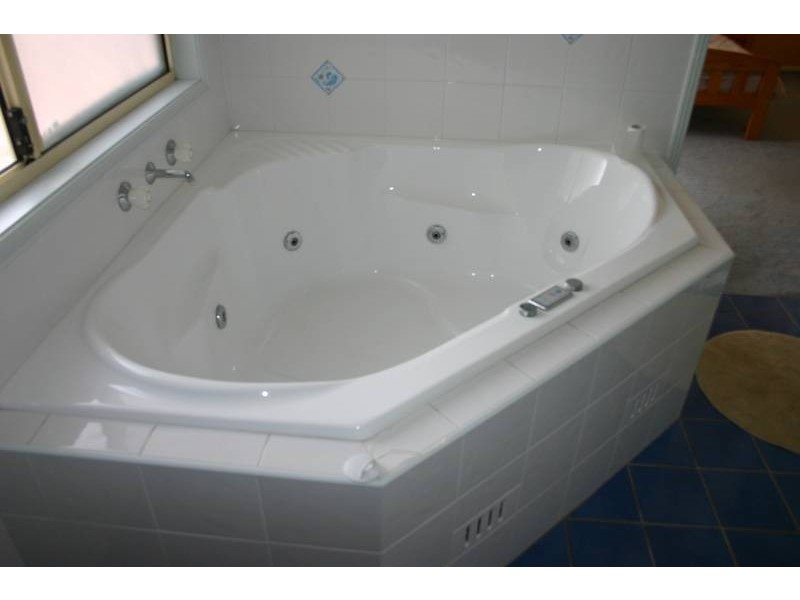 42 Gymea Crescent, Mannering Park NSW 2259