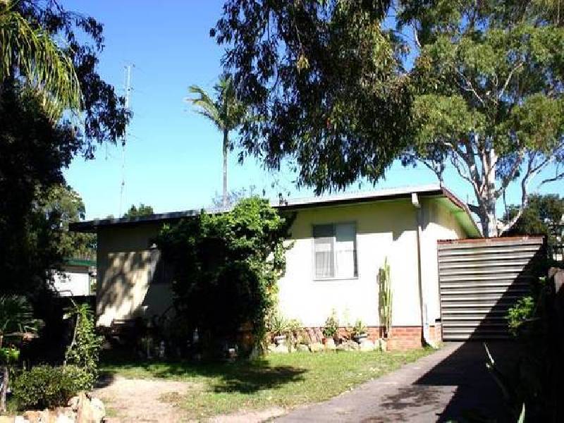 5 Warwick Avenue, Mannering Park NSW 2259