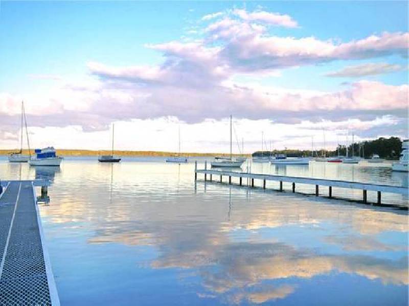 Montrose Street, Mannering Park NSW 2259