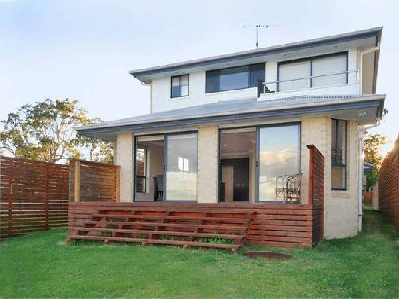 Montrose Street, Mannering Park NSW 2259