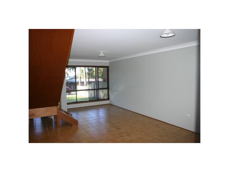 27 Montrose Street, Mannering Park NSW 2259