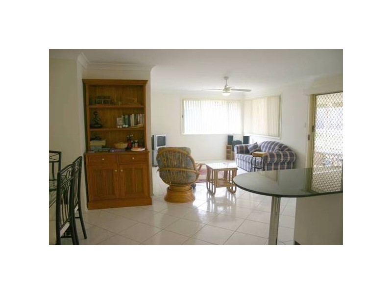 Tradewinds Avenue, Summerland Point NSW 2259