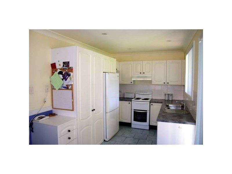 42 Gymea Crescent, Mannering Park NSW 2259