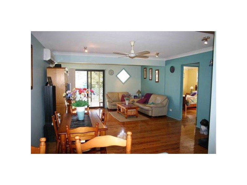 80 Griffith Street, Mannering Park NSW 2259