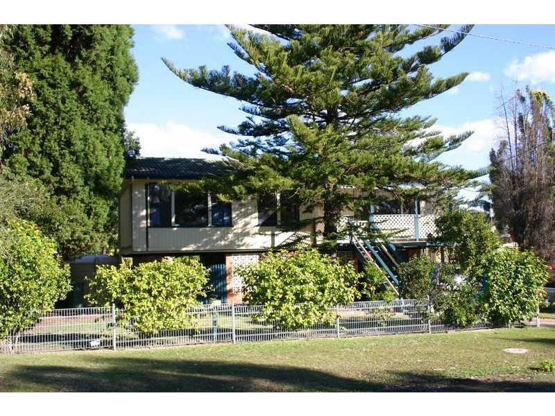 9 Waverley Road, Mannering Park NSW 2259