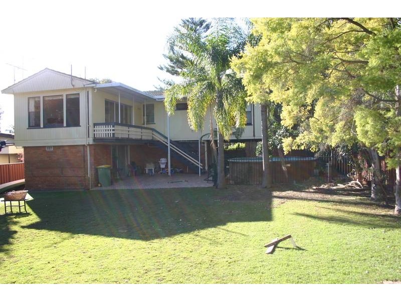 9 Waverley Road, Mannering Park NSW 2259