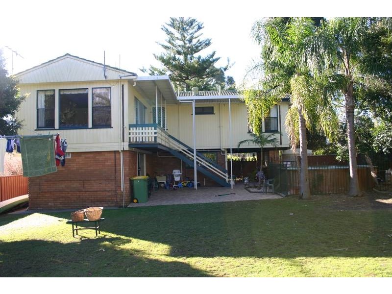 9 Waverley Road, Mannering Park NSW 2259