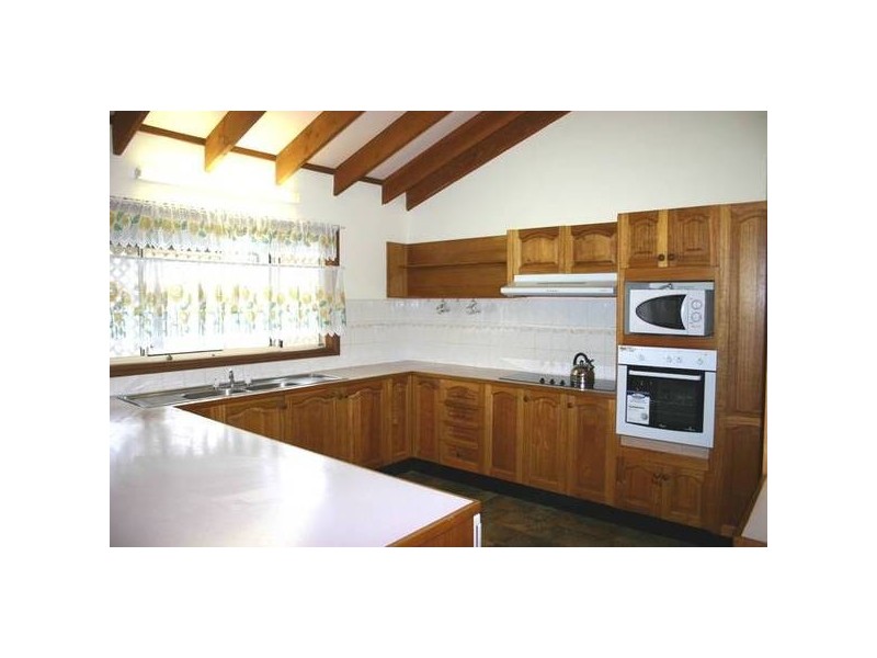 38 Yeramba Road, Summerland Point NSW 2259