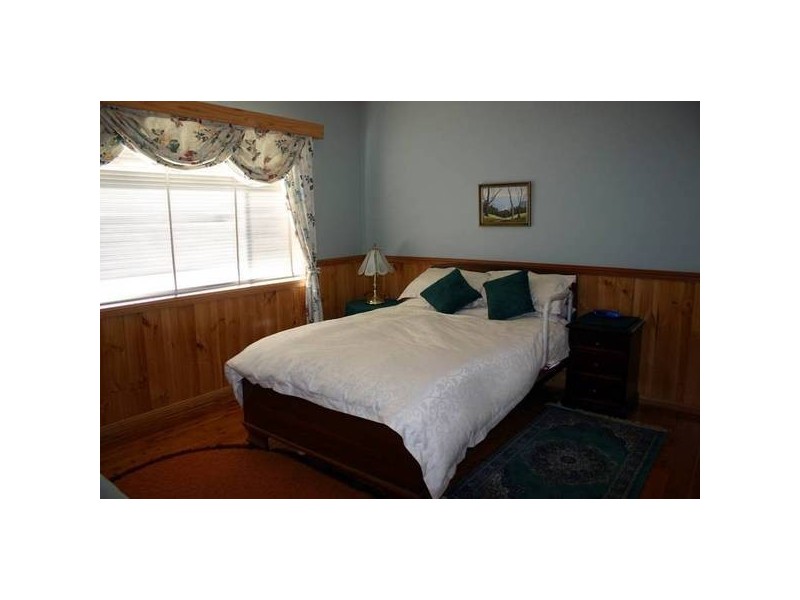 35 Murrumbong Avenue, Summerland Point NSW 2259