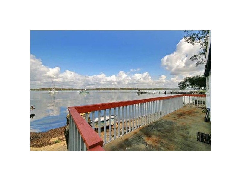 1 The Cut, Mannering Park NSW 2259