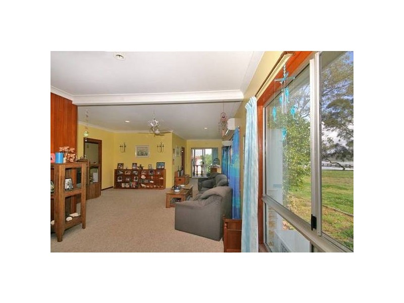1 The Cut, Mannering Park NSW 2259