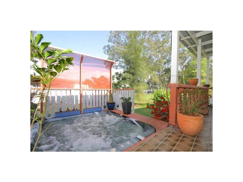 1 The Cut, Mannering Park NSW 2259