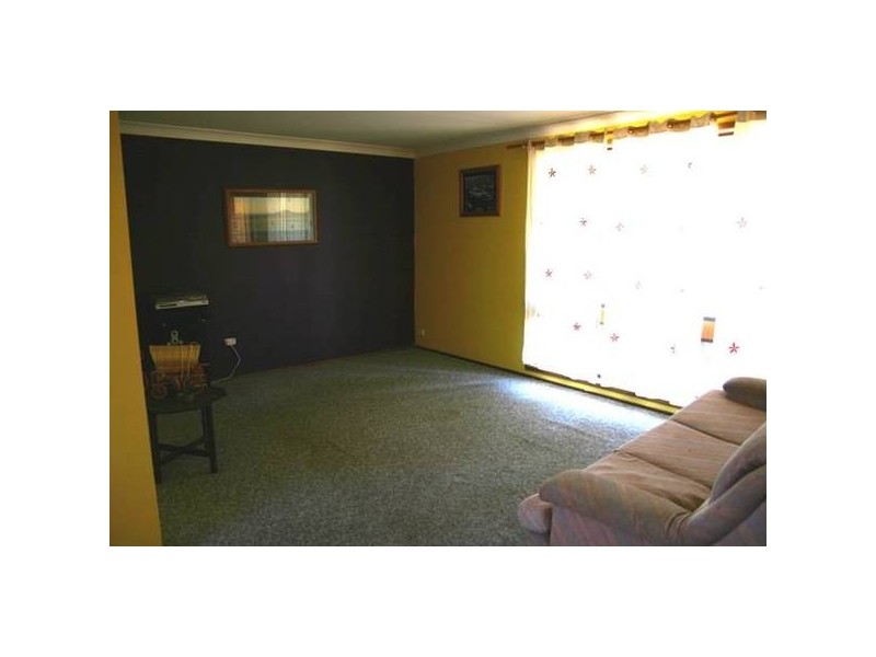 1/2 Spencer Road, Mannering Park NSW 2259