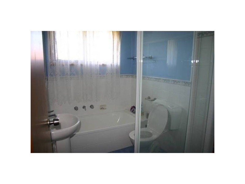 1/2 Spencer Road, Mannering Park NSW 2259