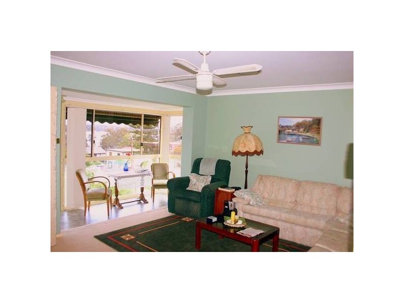 13 Kevin Street, Mannering Park NSW 2259
