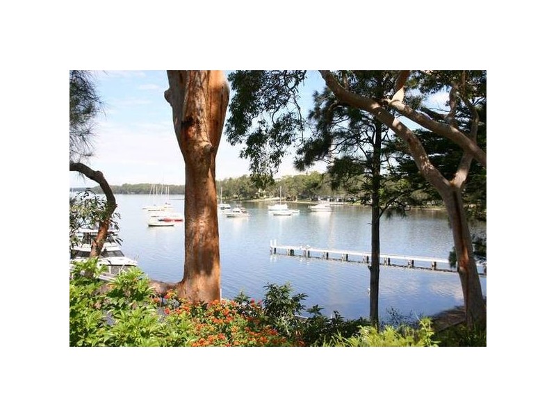 15a Montrose Street, Mannering Park NSW 2259