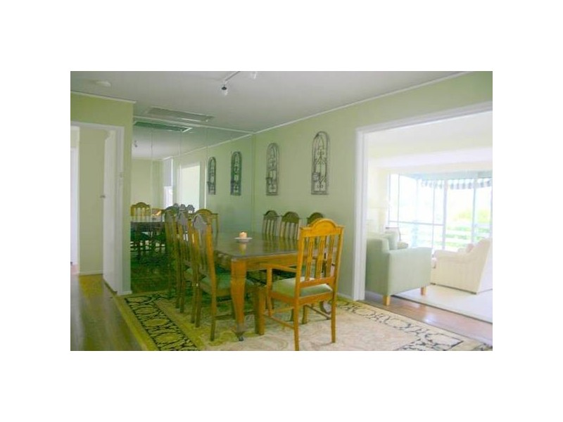 24 Macquarie Road, Mannering Park NSW 2259