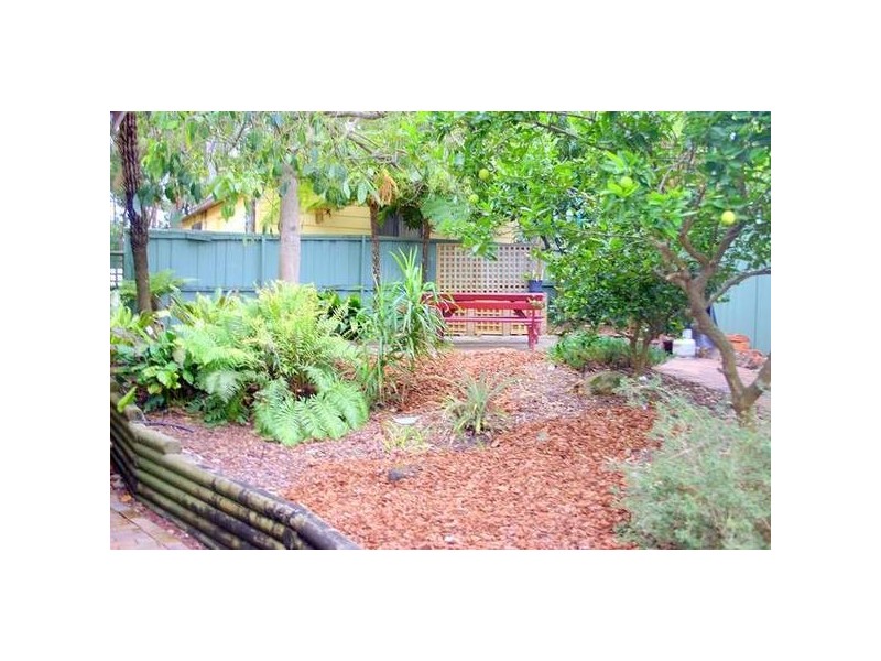 24 Macquarie Road, Mannering Park NSW 2259