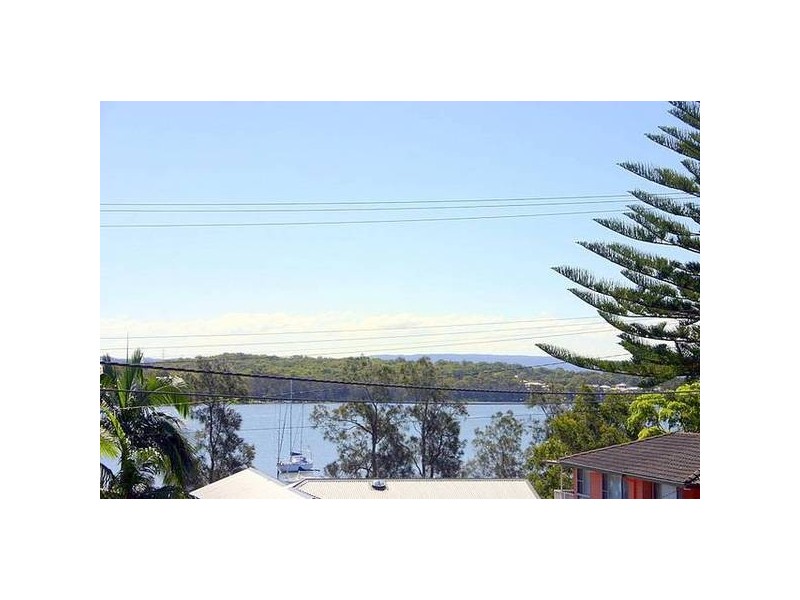 24 Macquarie Road, Mannering Park NSW 2259