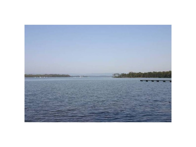 76 Teragalin Drive, Chain Valley Bay NSW 2259
