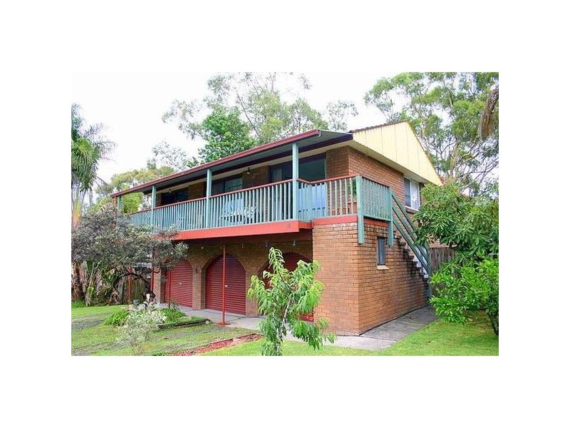 18 Lake Street, Wyee Point NSW 2259