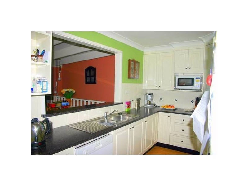 18 Lake Street, Wyee Point NSW 2259