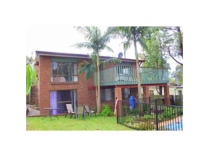 18 Lake Street, Wyee Point NSW 2259