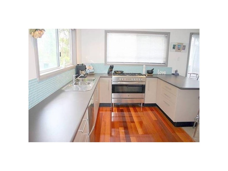 Mannering Park NSW 2259