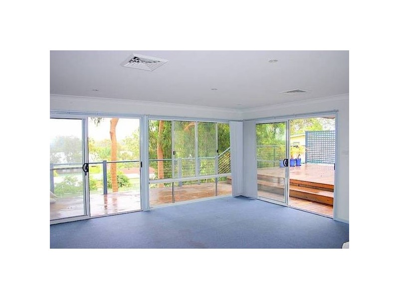 2 Kenneth Place, Mannering Park NSW 2259