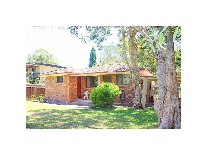 17 Murrumbong Road, Summerland Point NSW 2259