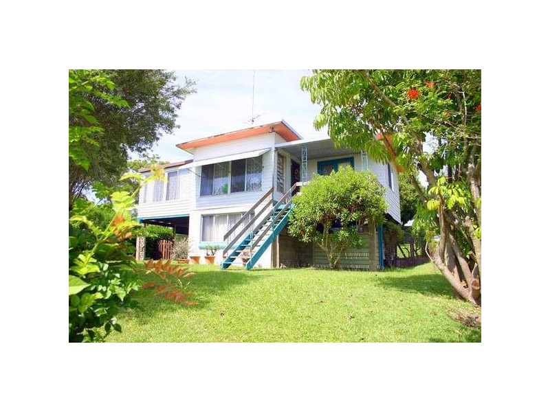 110 Griffith Street, Mannering Park NSW 2259