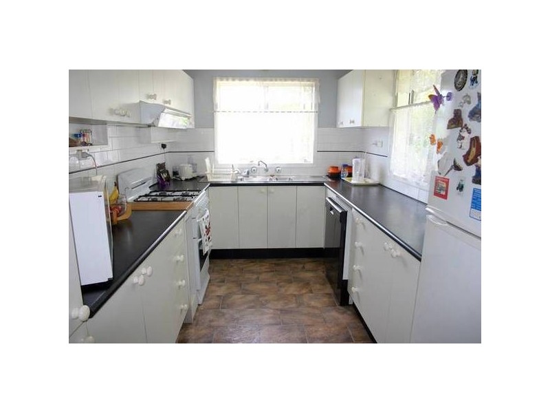 110 Griffith Street, Mannering Park NSW 2259