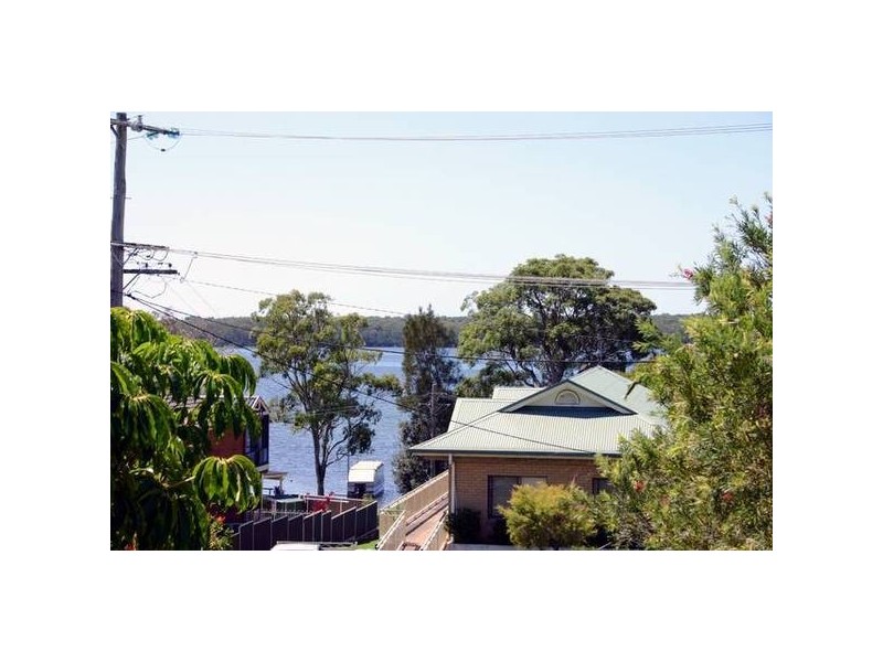 110 Griffith Street, Mannering Park NSW 2259